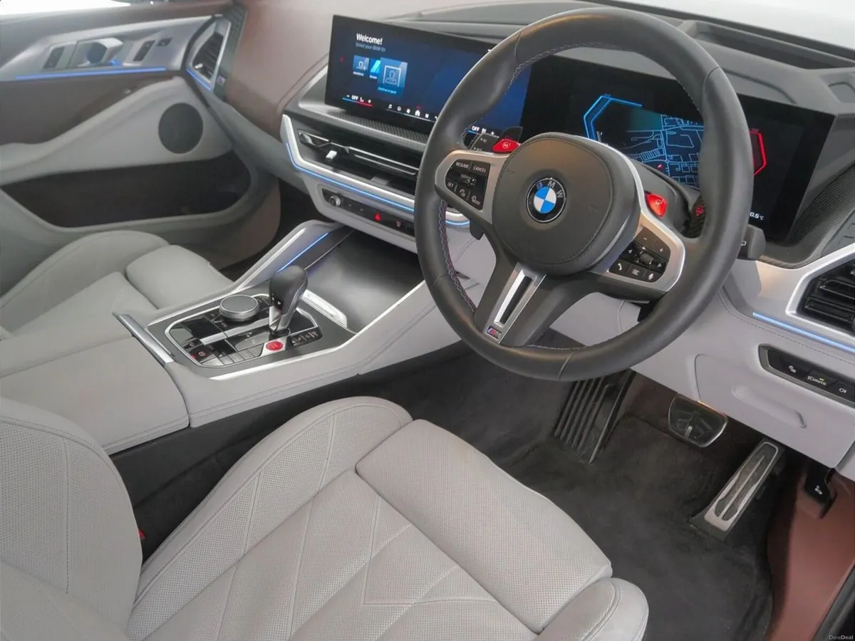 BMW XM 50e - Image 6