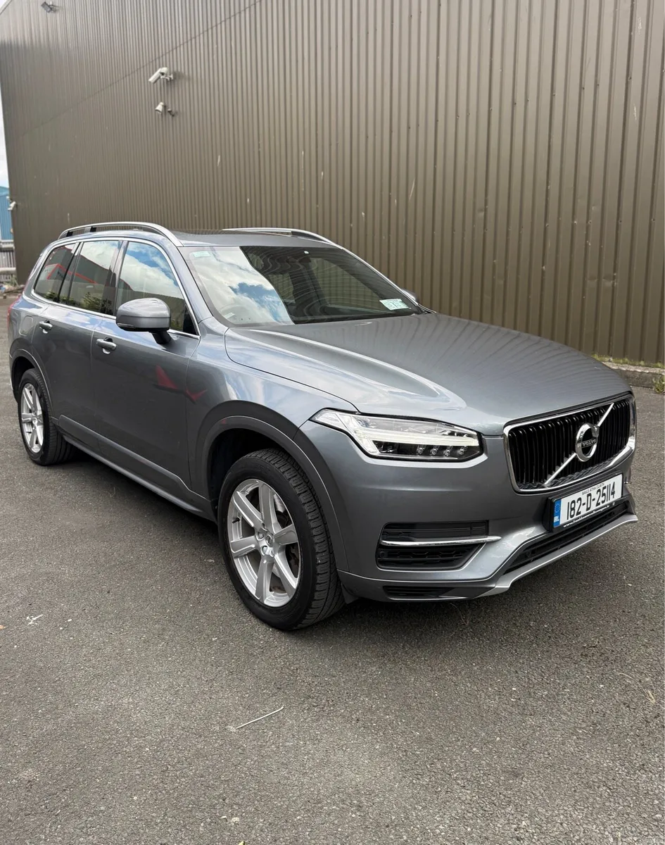 2018 Volvo XC90 T8 Momentum – Plug-in Hybrid - Image 2