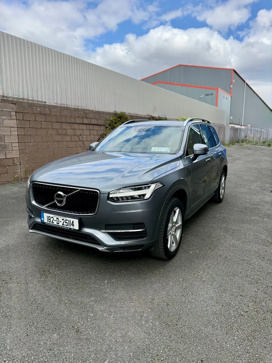 2018 Volvo XC90 T8 Momentum – Plug-in Hybrid - Image 1
