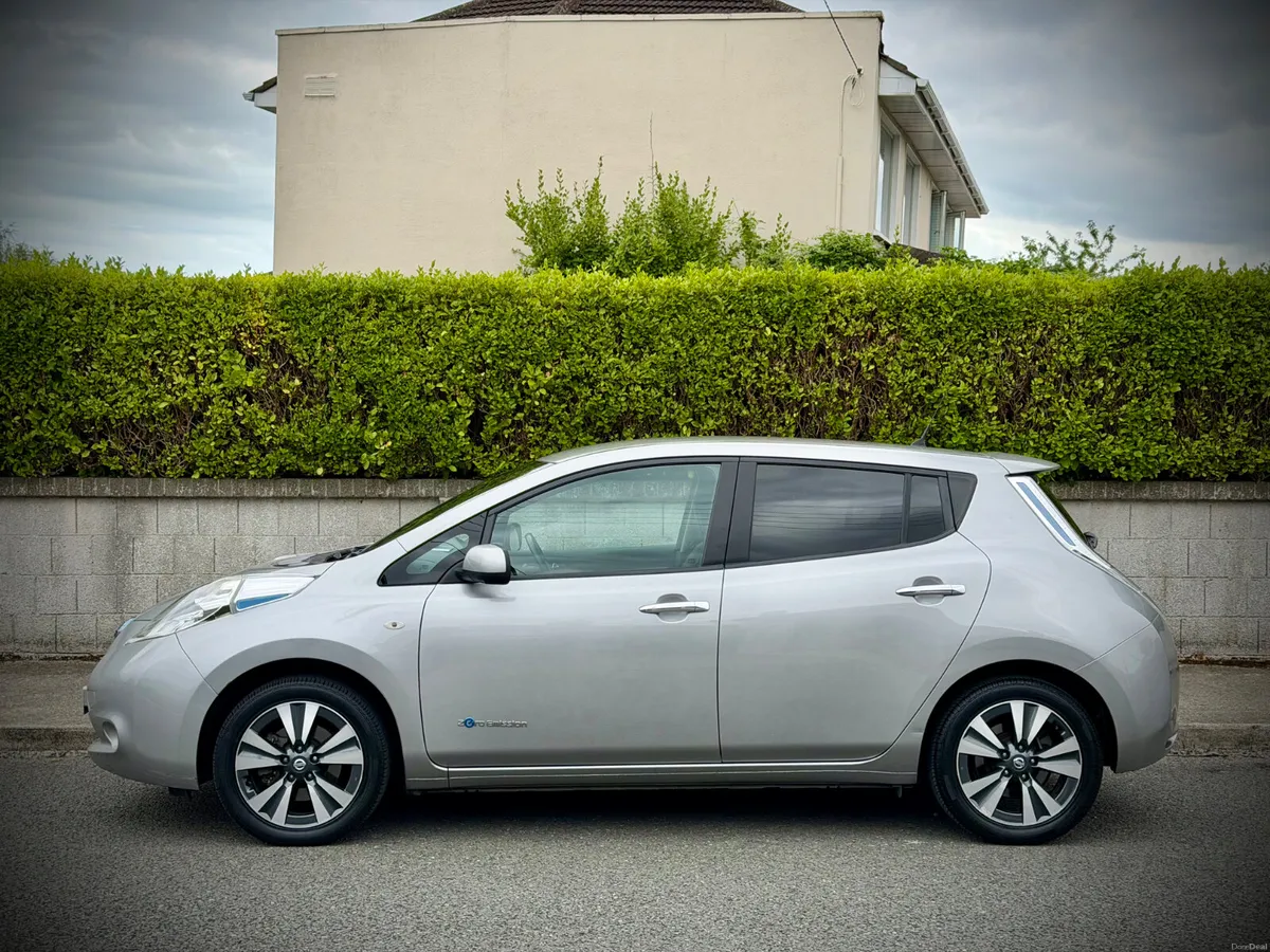 Nissan Leaf 30 kWh | S.O.H 84% | 11 bars. - Image 4