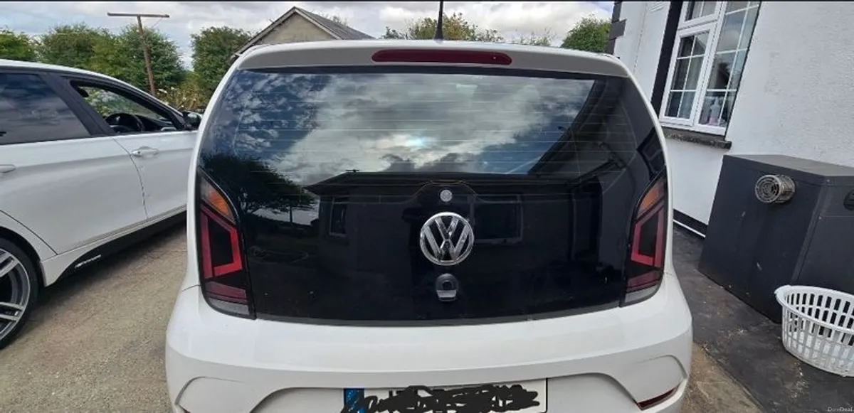2017 Volkswagen Up! - Image 4