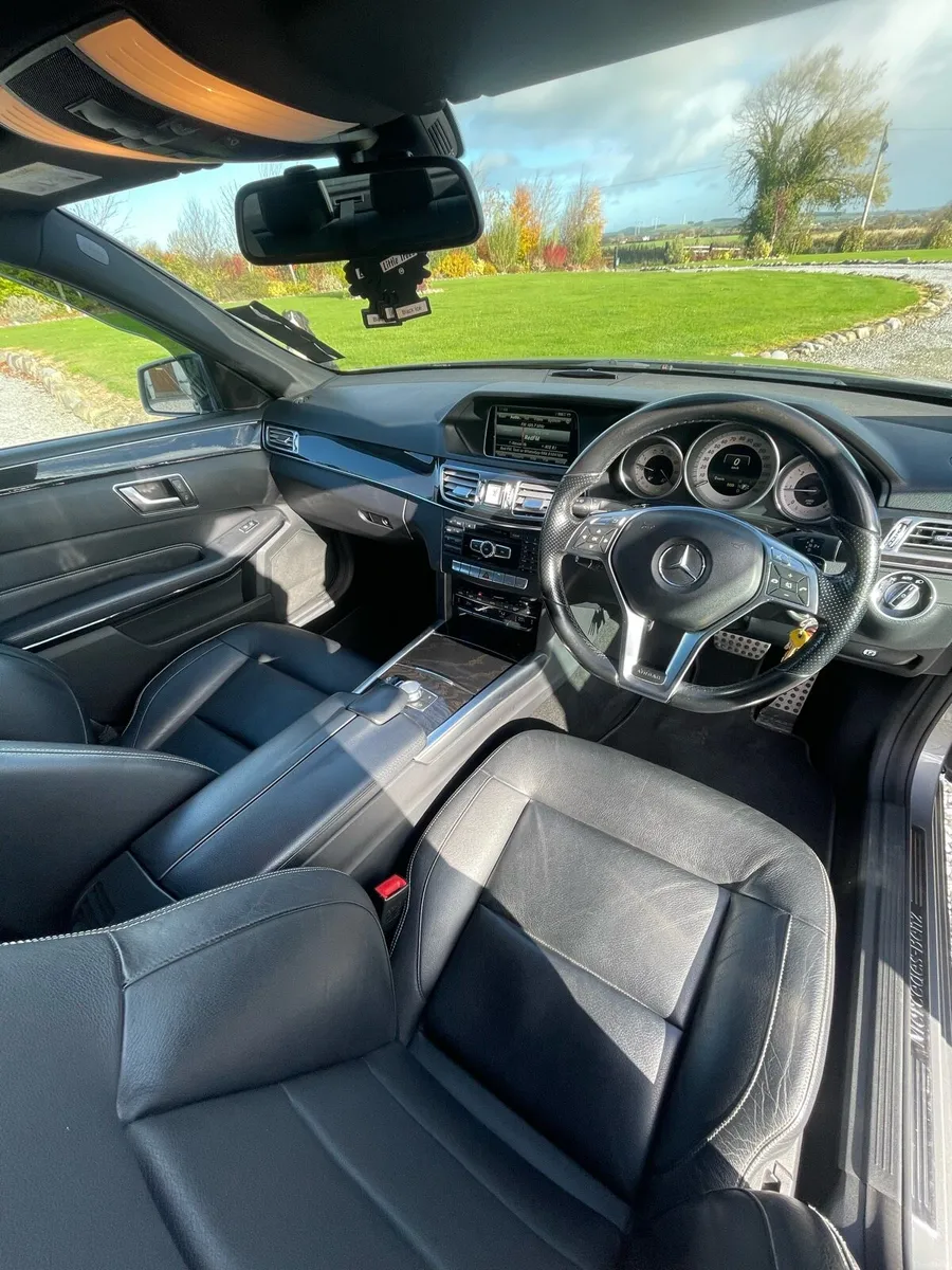 Mercedes E220 AMG - Image 6