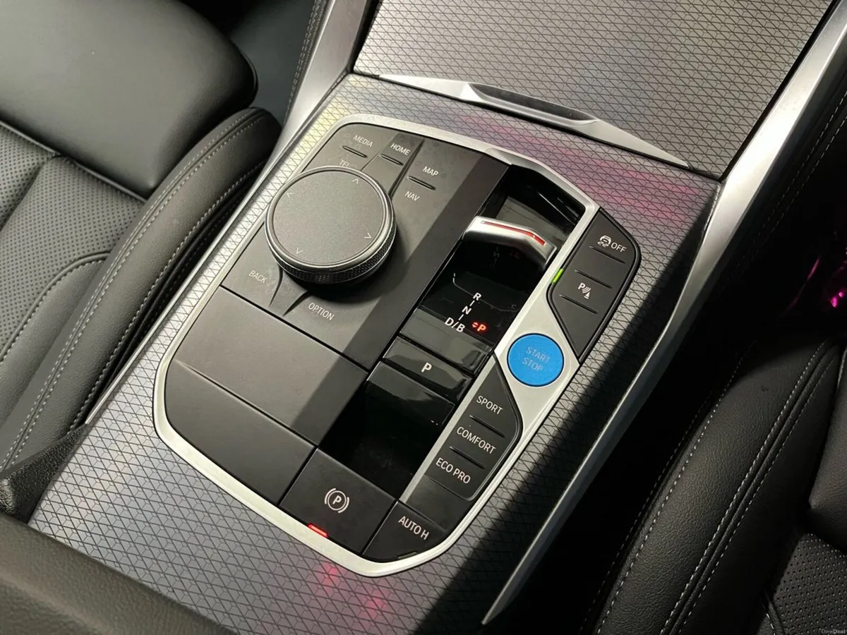 BMW i4 M-Sport Edrive35 286BHP - Reversing Camera - Image 4