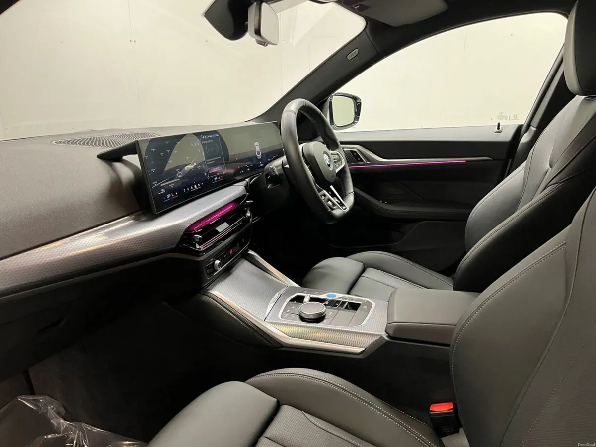 BMW i4 M-Sport Edrive35 286BHP - Reversing Camera - Image 6