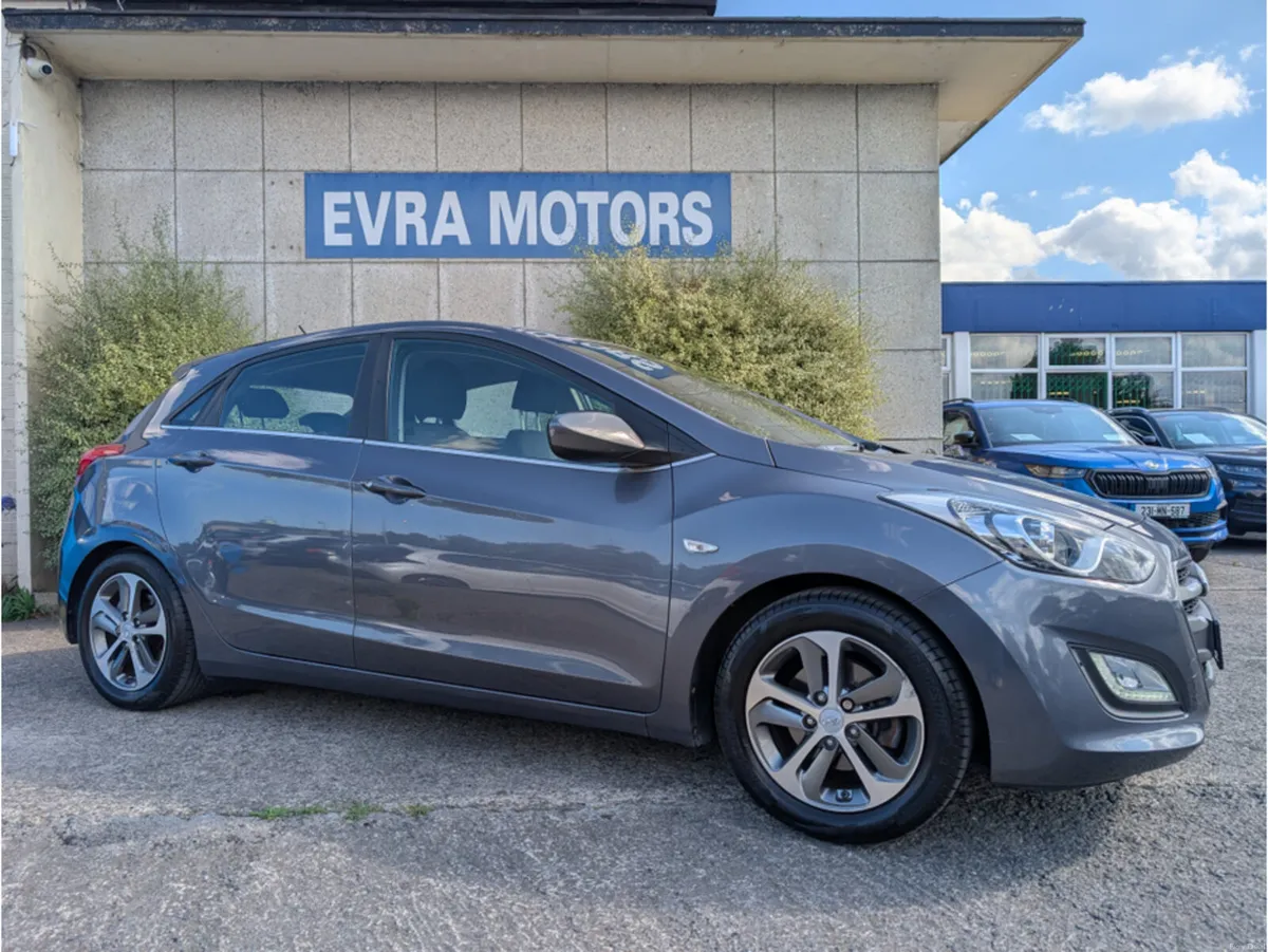 Hyundai i30 MANUAL 1.4 PETROL //LOW MILES//CRUISE - Image 4