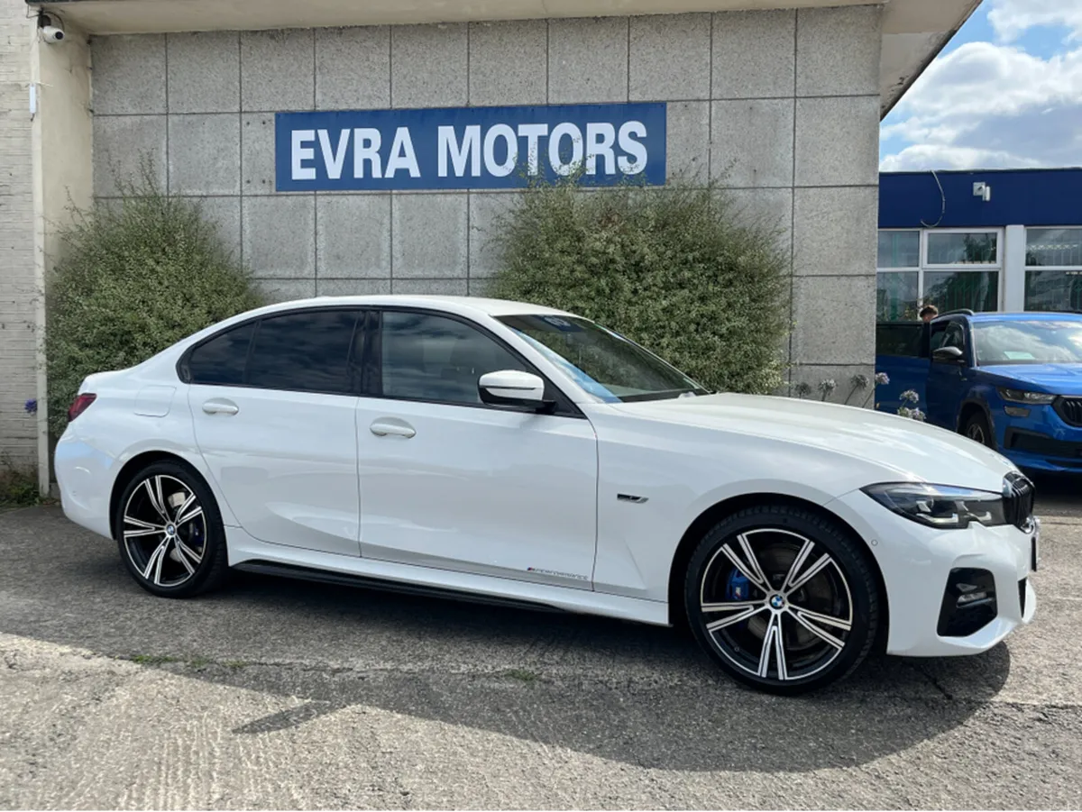 BMW 3-Series 330E M-SPORT PHEV AUTOMATIC HYBRID 2. - Image 3