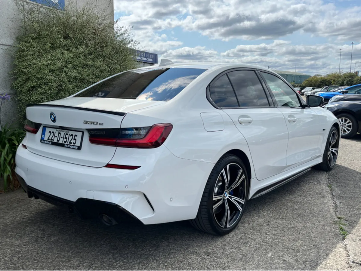 BMW 3-Series 330E M-SPORT PHEV AUTOMATIC HYBRID 2. - Image 4