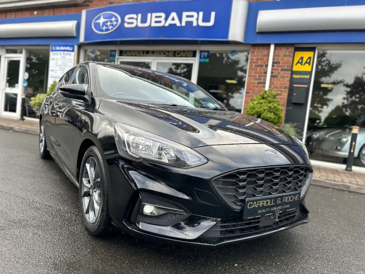 Ford Focus 1.0 T ST-LINE - in Black + ST Detail - - Image 2