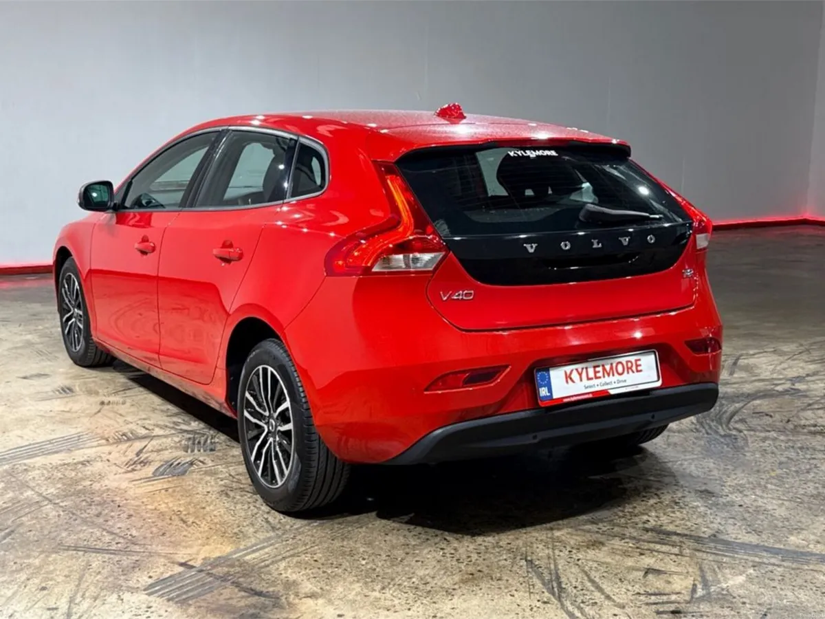 Volvo V40 1.5 AUTOMATIC - FACTORY ALLOYS - CRUISE - Image 5