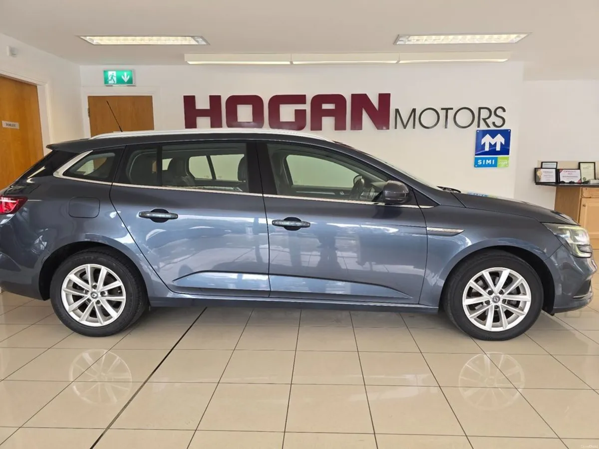 Renault Megane Dynamique S Nav Sport Tourer - Image 3