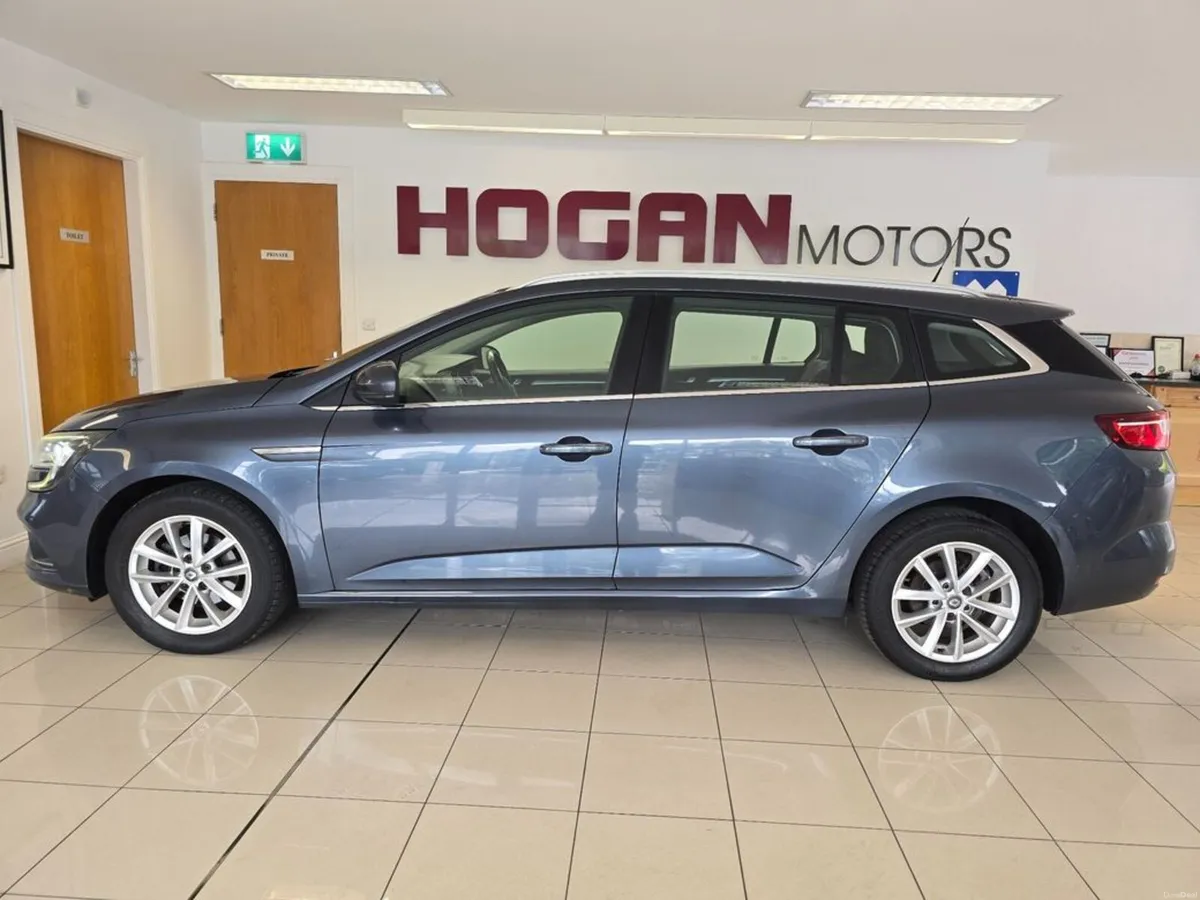 Renault Megane Dynamique S Nav Sport Tourer - Image 4