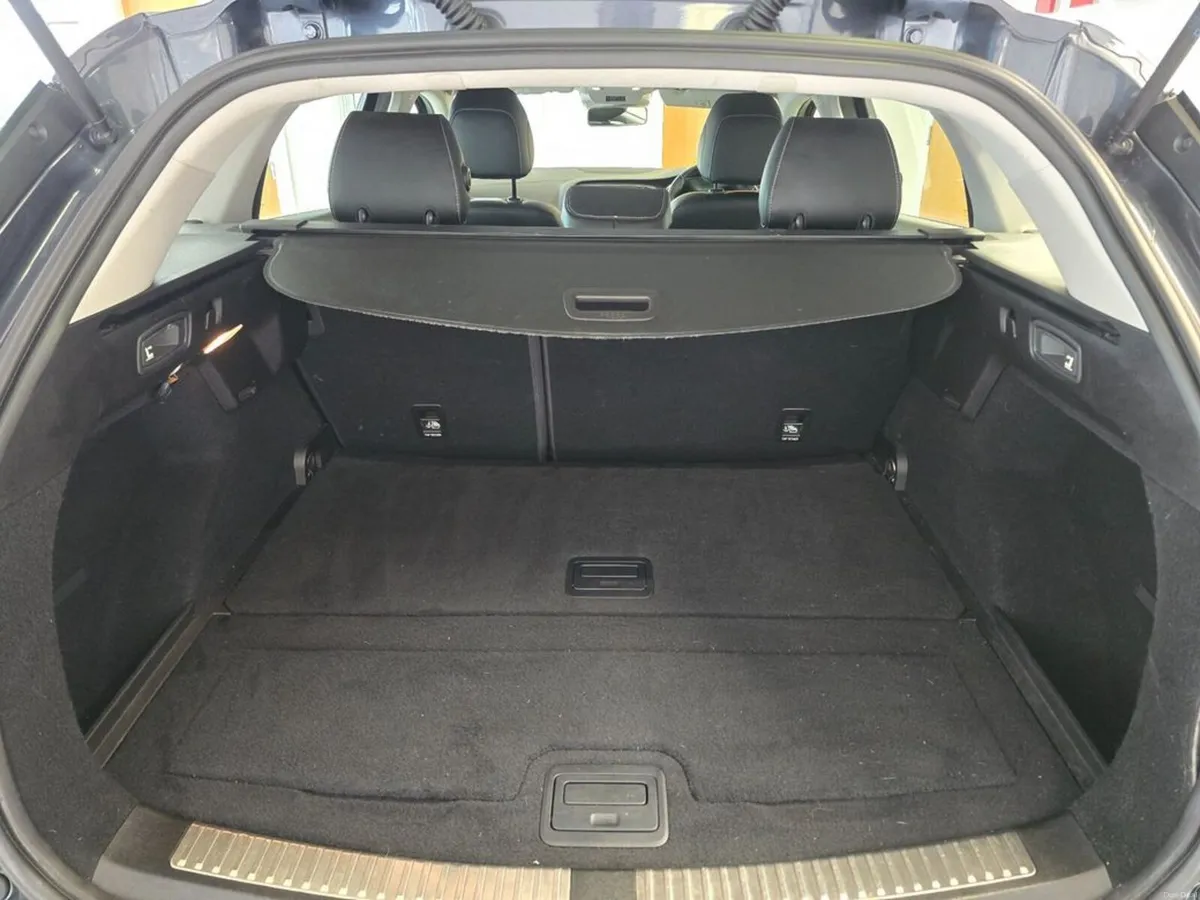 Renault Megane Dynamique S Nav Sport Tourer - Image 6