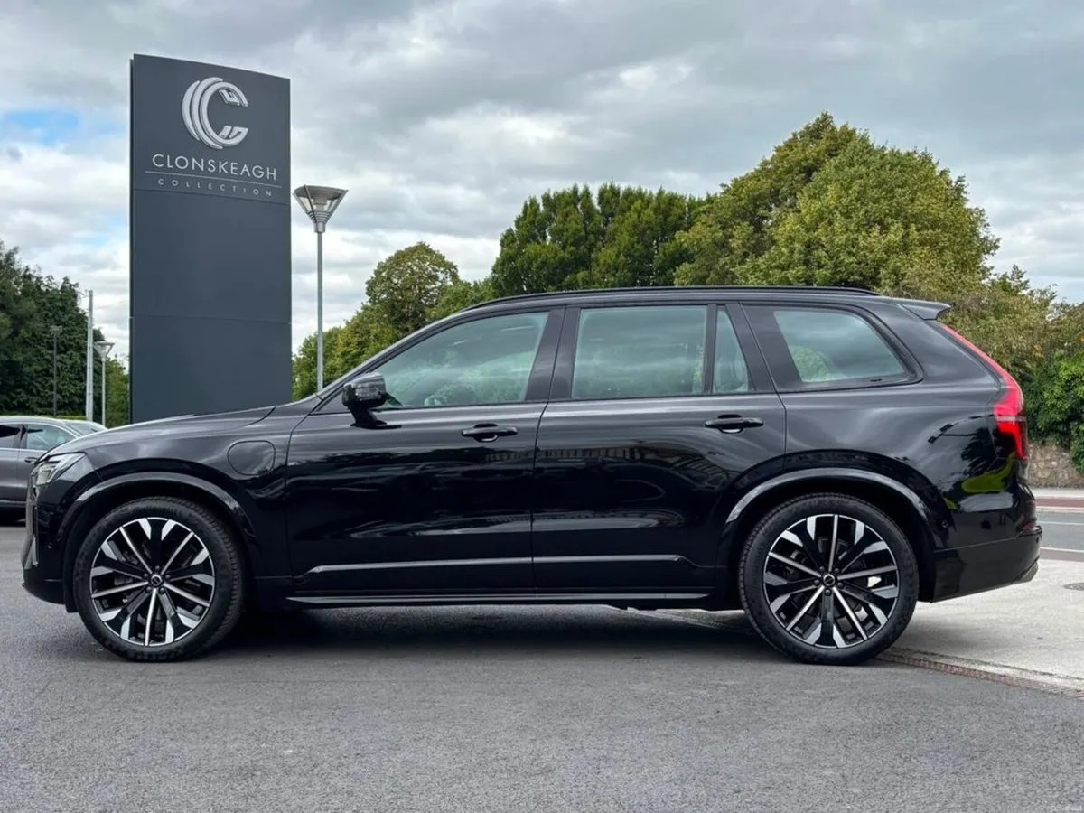 Volvo XC90 T8 PLUS AWD - Image 4
