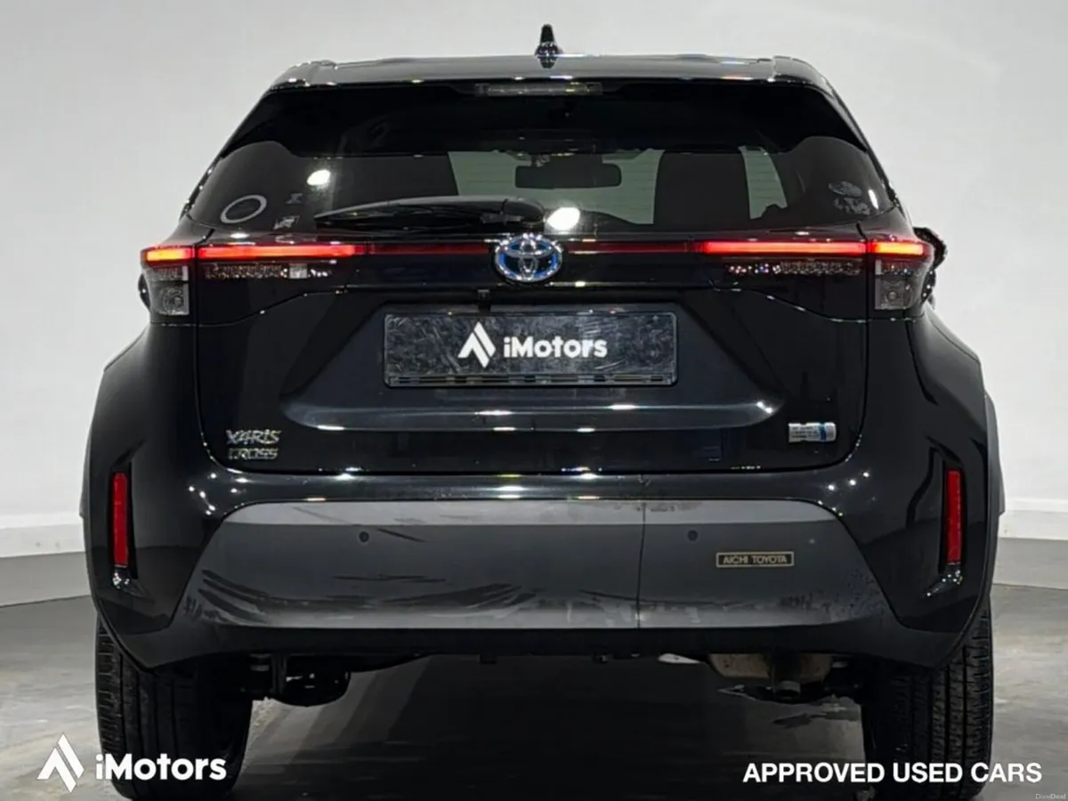 Toyota Yaris Cross HYBRID X TOP SPEC HEATED SEATS - Image 4