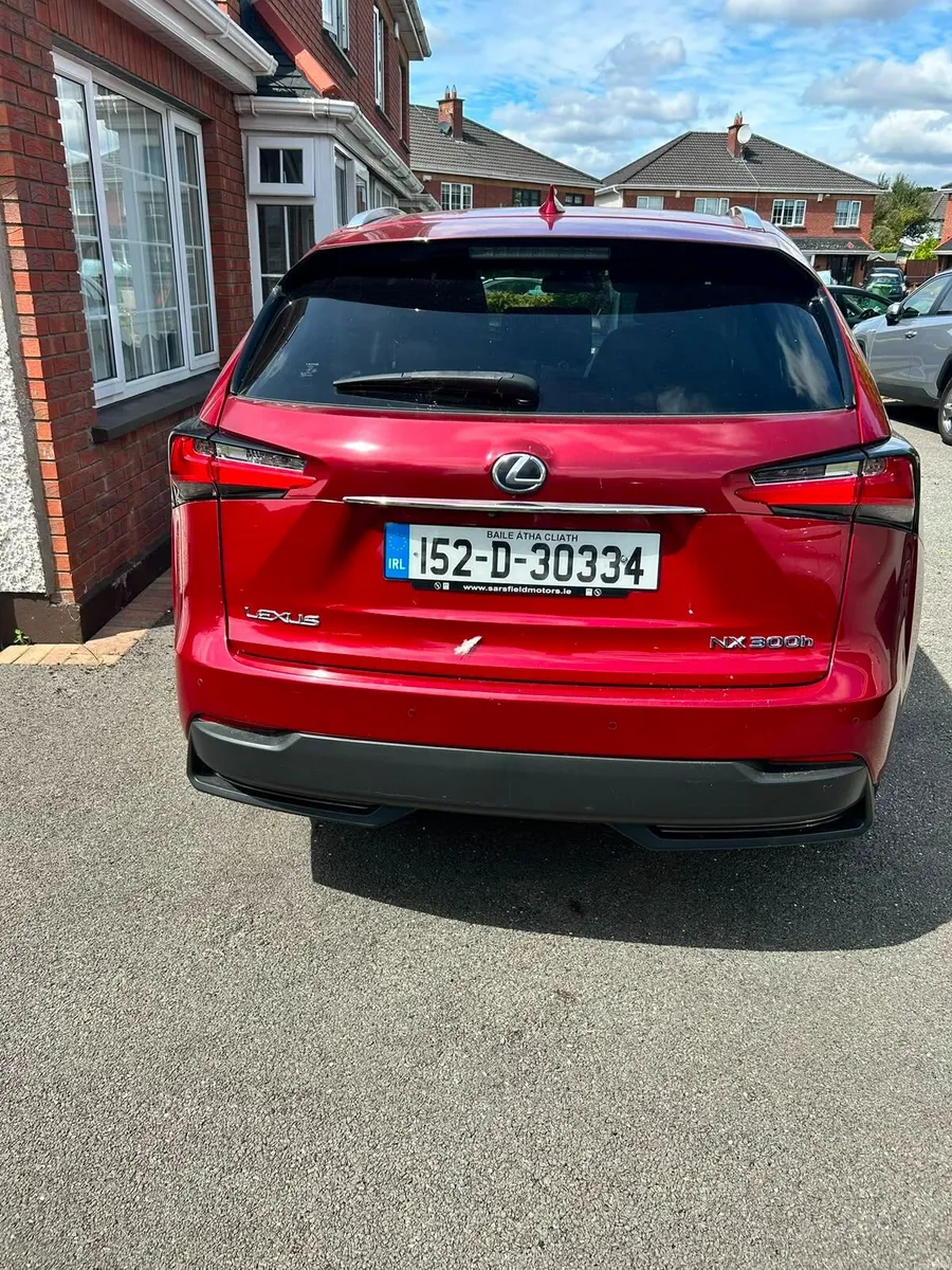 Lexus NX 300h 2015 - Image 2