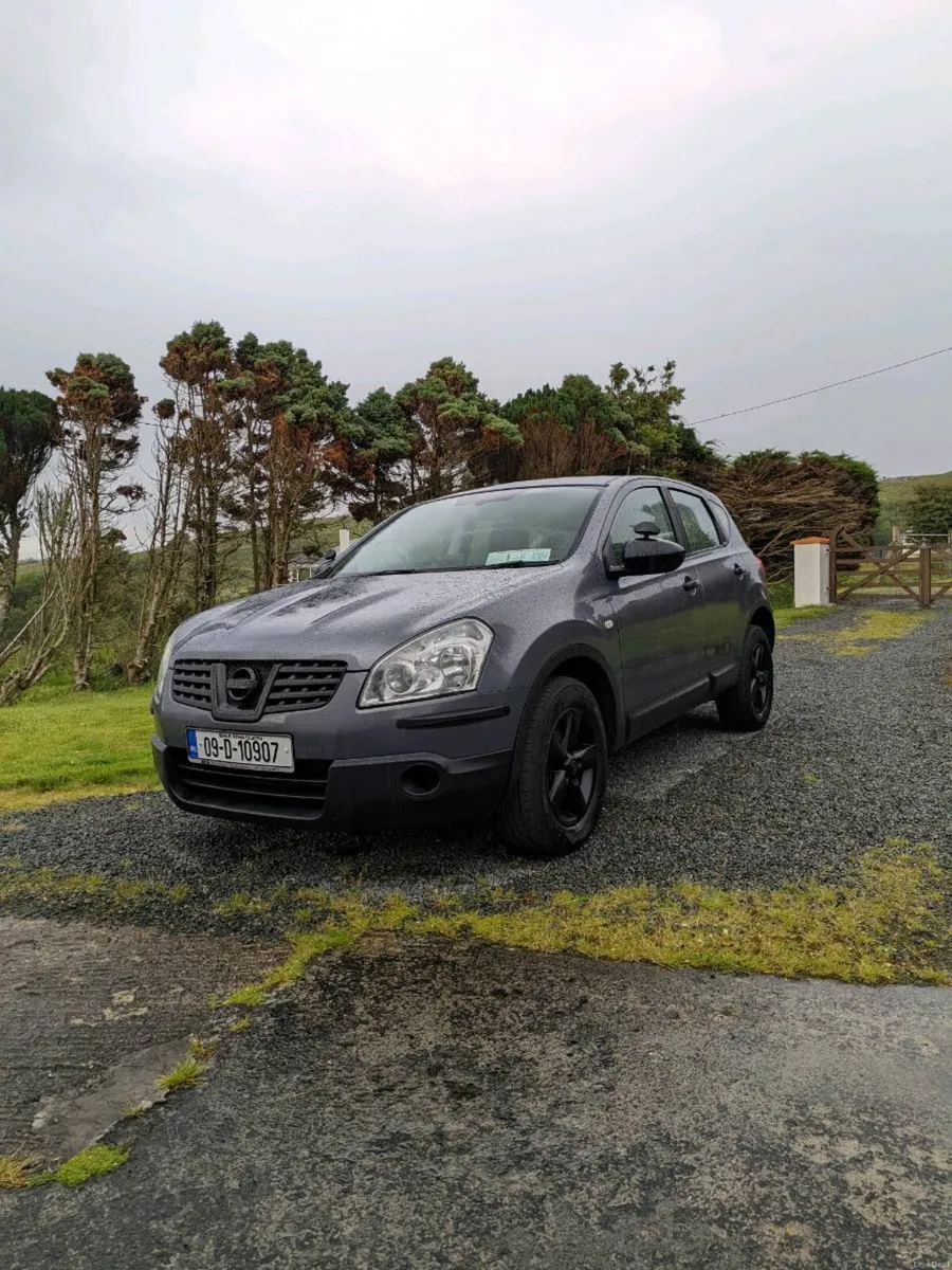 Nissan Qashqai 1.5 Extremely Well Looked After - Image 1