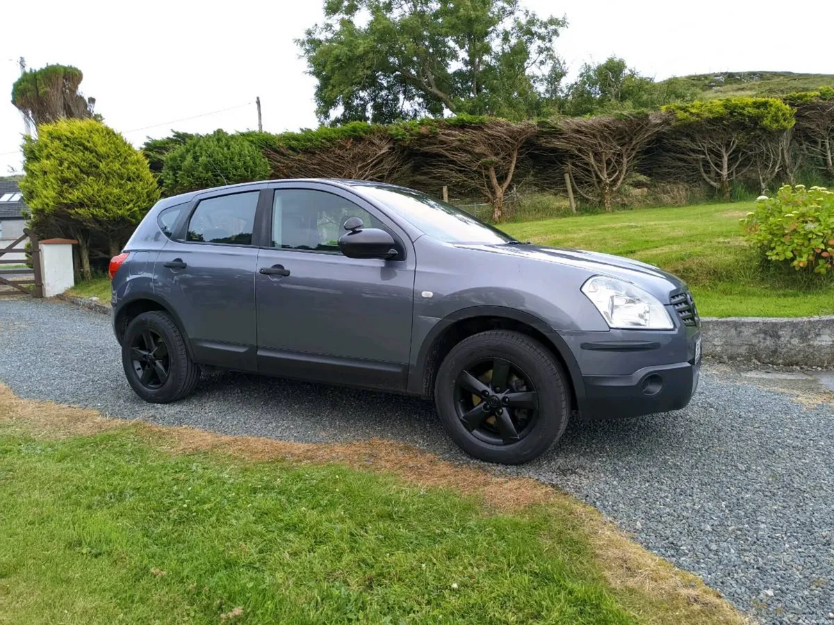 Nissan Qashqai 1.5 Extremely Well Looked After - Image 3