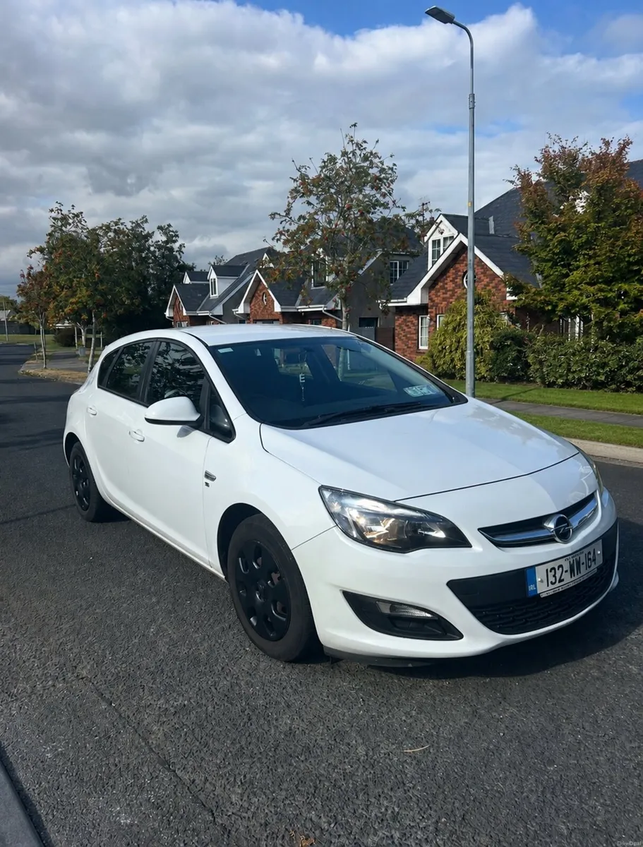 Opel astra 2013 1.4 Petrol - Image 1