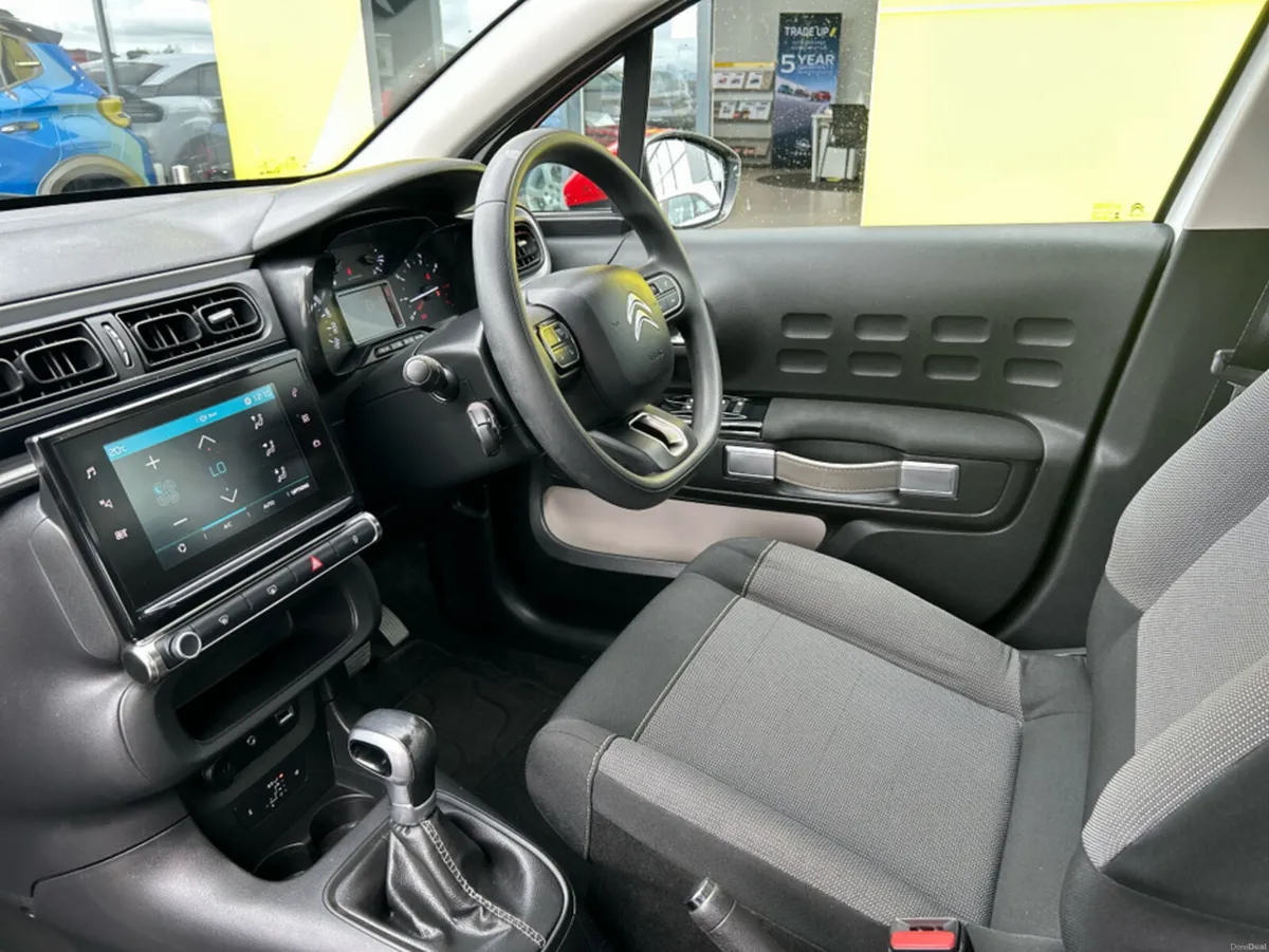 Citroen C3 FEEL PURETECH 110 S&S EAT6 4 4DR - Image 2