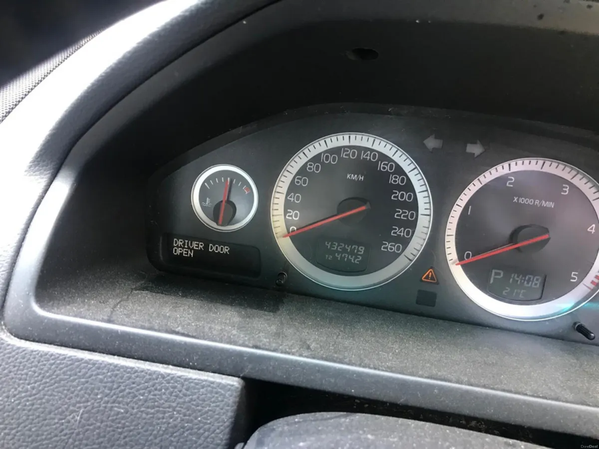 Volvo XC90 D5 AWD SE GT 5DR AUTO - Image 6