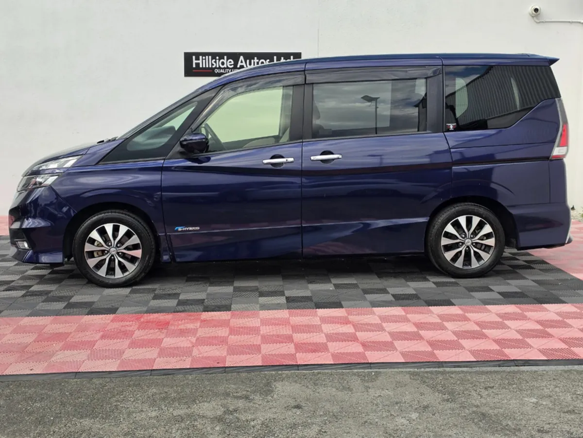 Honda Stepwagon SPADA 2.0 PETROL HYBRID AUTOMATIC - Image 5