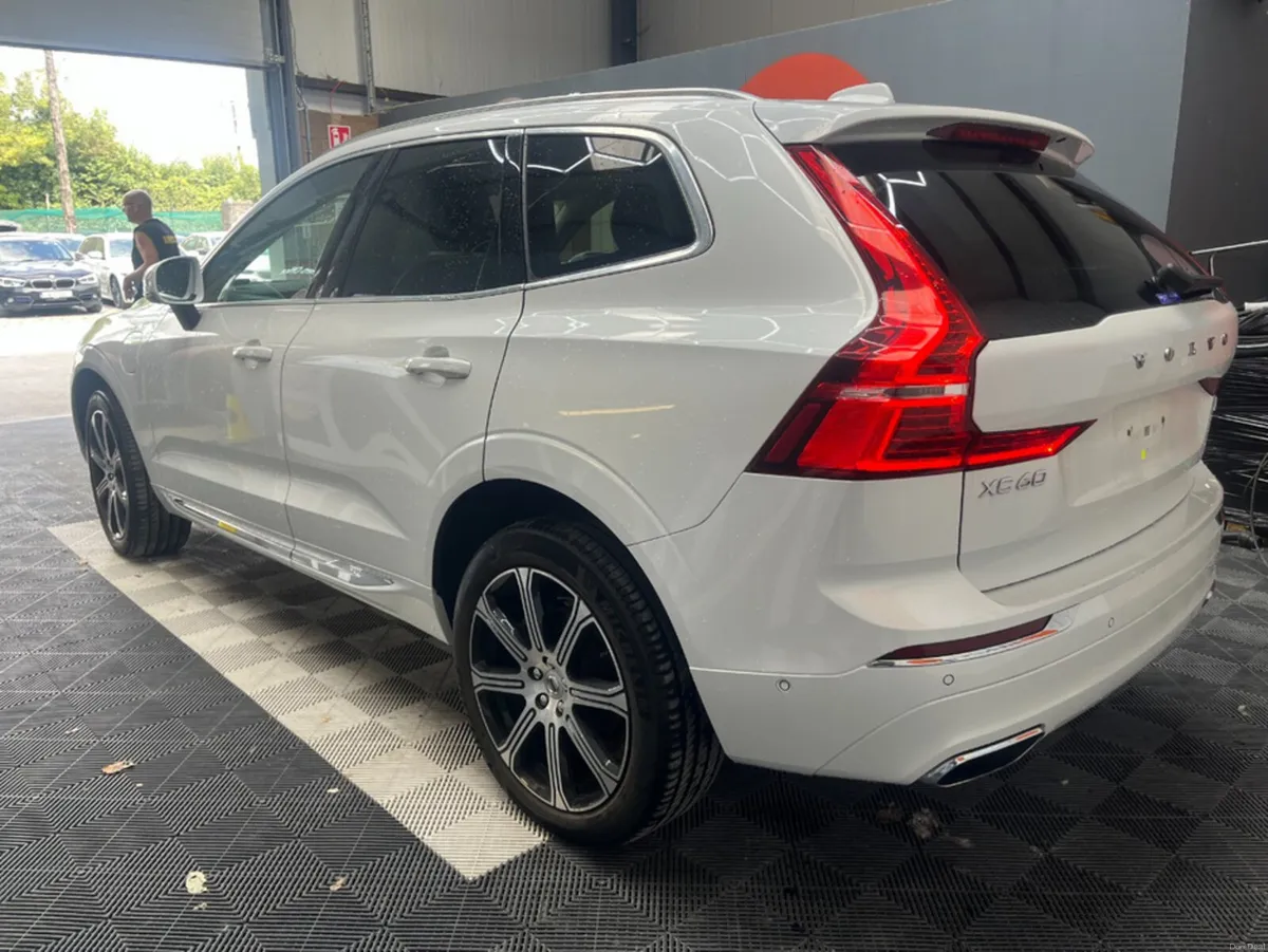 Volvo XC60 2021 VOLVO XC60 RECHARGE PLUG-IN HYBRID - Image 5