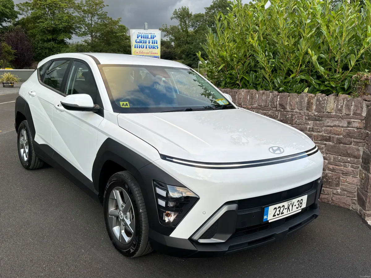 HYUNDAI KONA HYBRID AUTOMATIC NEW MODEL AS NEW - Image 1
