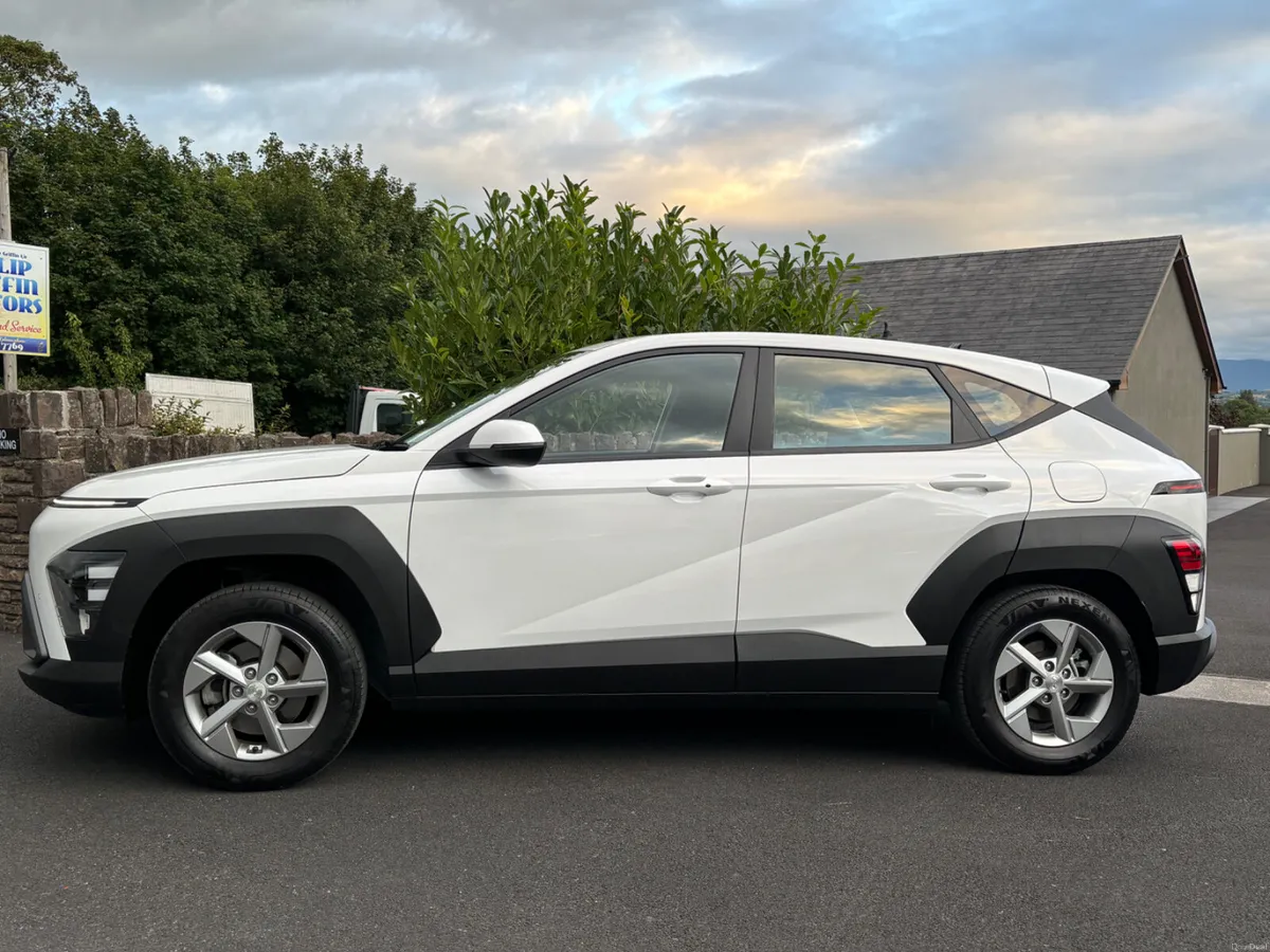 HYUNDAI KONA HYBRID AUTOMATIC NEW MODEL AS NEW - Image 5