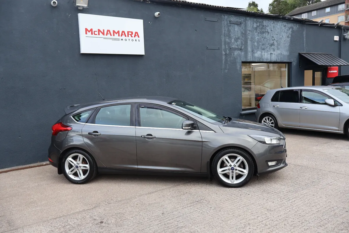 Ford Focus 5dr Zetec Only 2 Owners 12 Months NCT! - Image 2