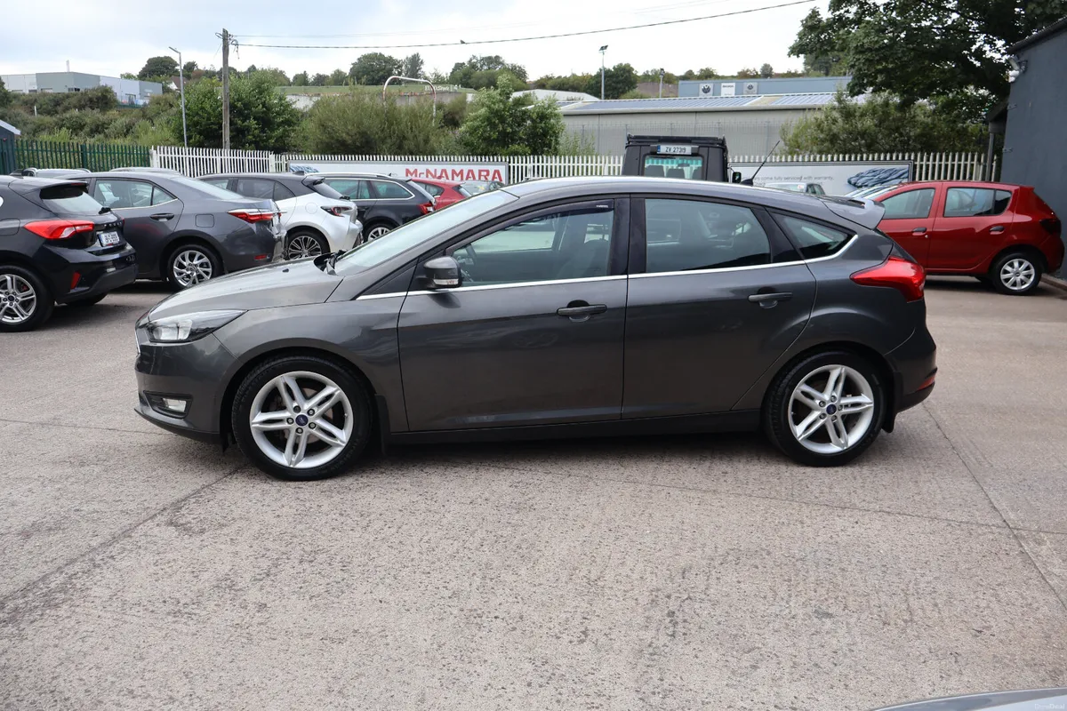 Ford Focus 5dr Zetec Only 2 Owners 12 Months NCT! - Image 6