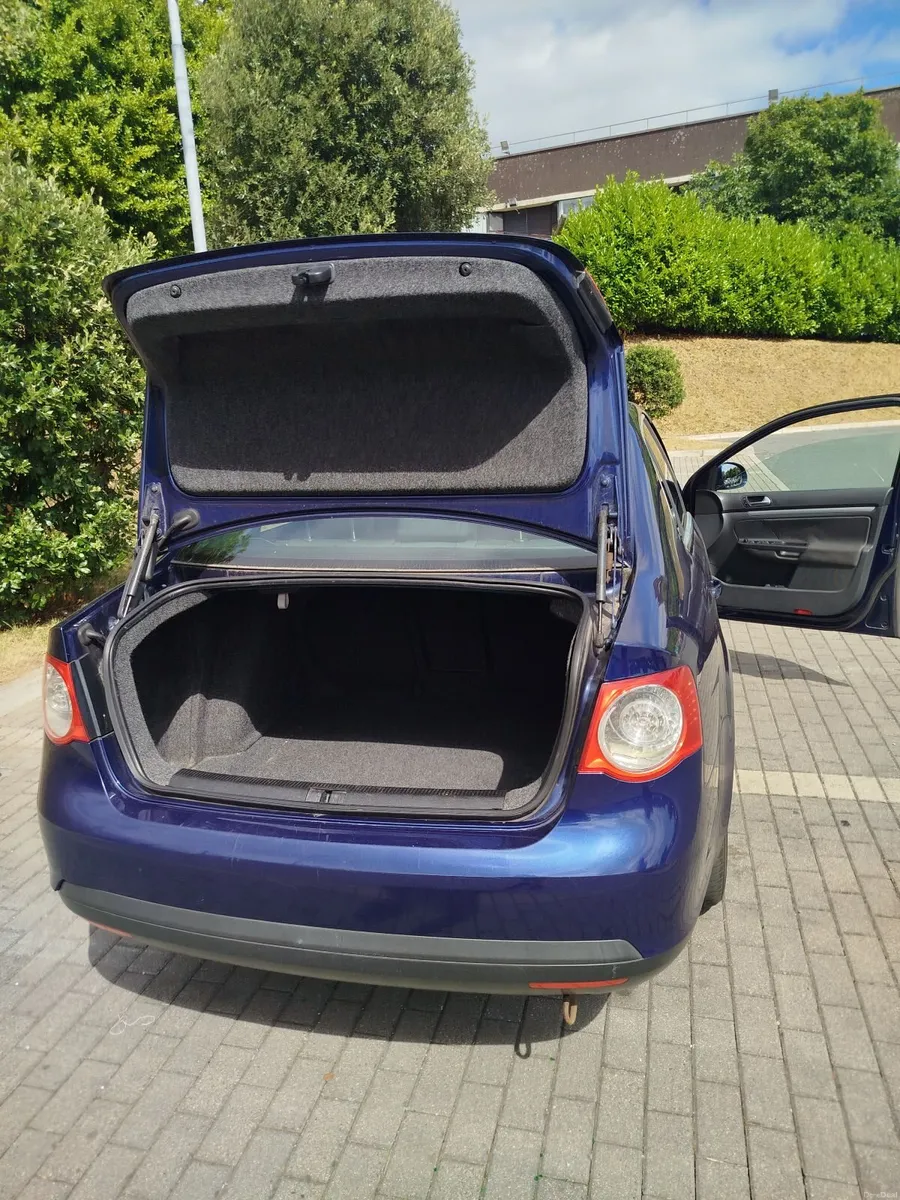 Volkswagen Jetta 2009 - Image 6