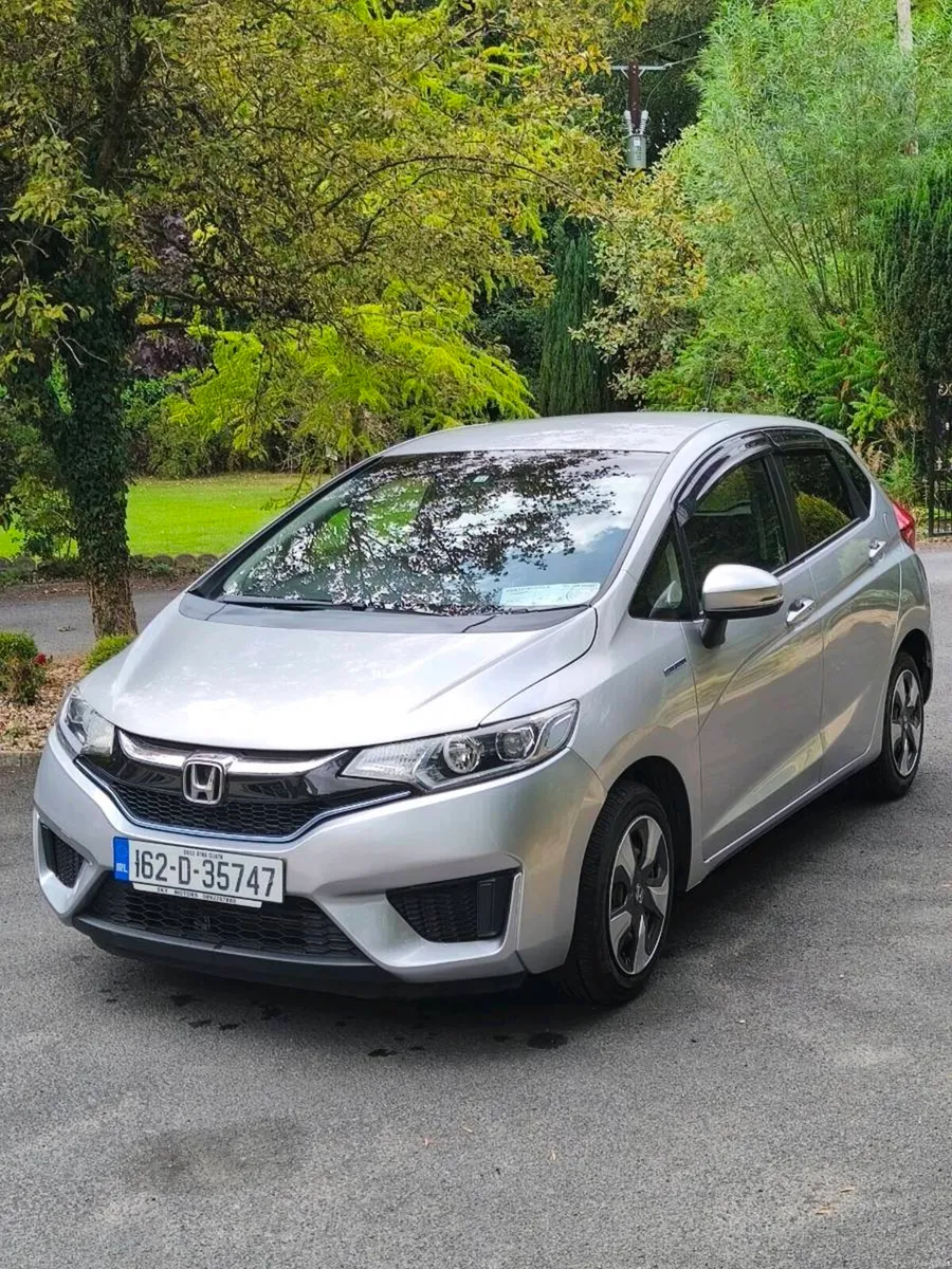 Honda fit Automatic Hybrid only 51 miles - Image 2