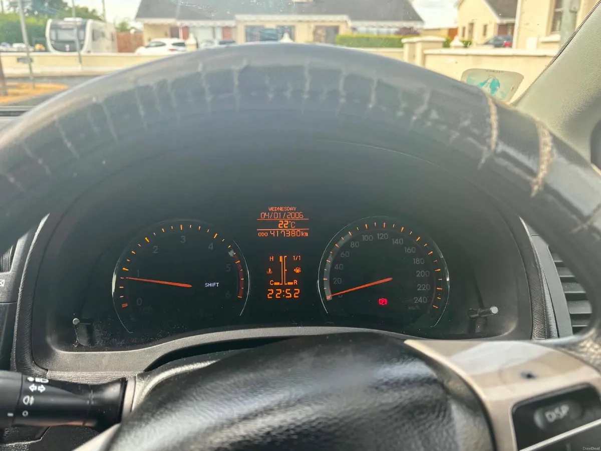Toyota Avensis 2011 - Image 6