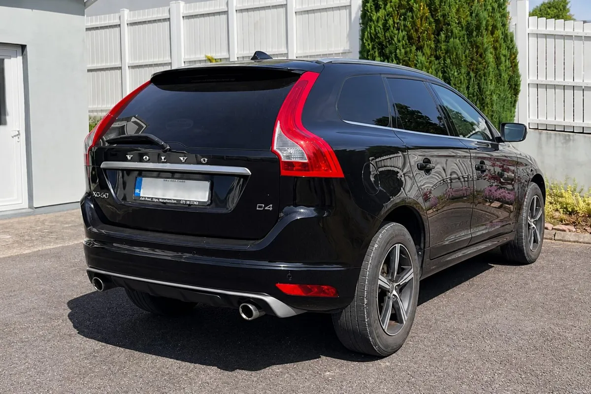 Volvo XC60 D4 R-Design Lux Nav Auto | Winter Pack - Image 3