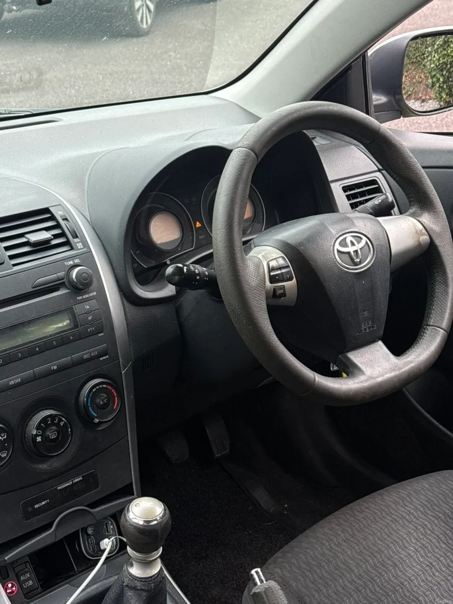 Toyota corrola - Image 5