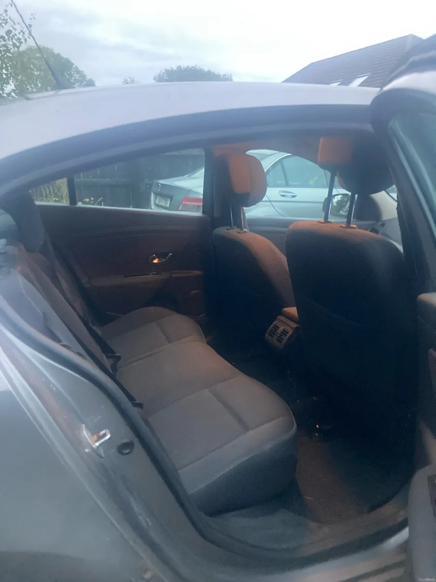 Renault Fluence 2011 - Image 4
