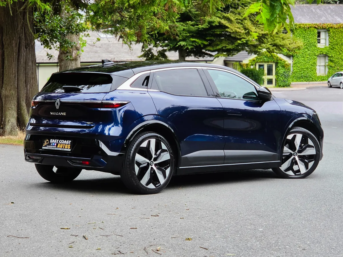 Renault Megane E-Tech 2023 - Image 2