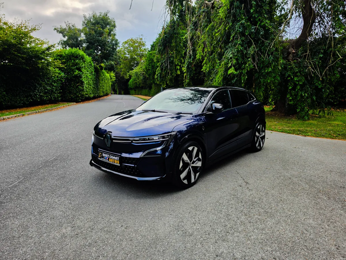 Renault Megane E-Tech 2023 - Image 6