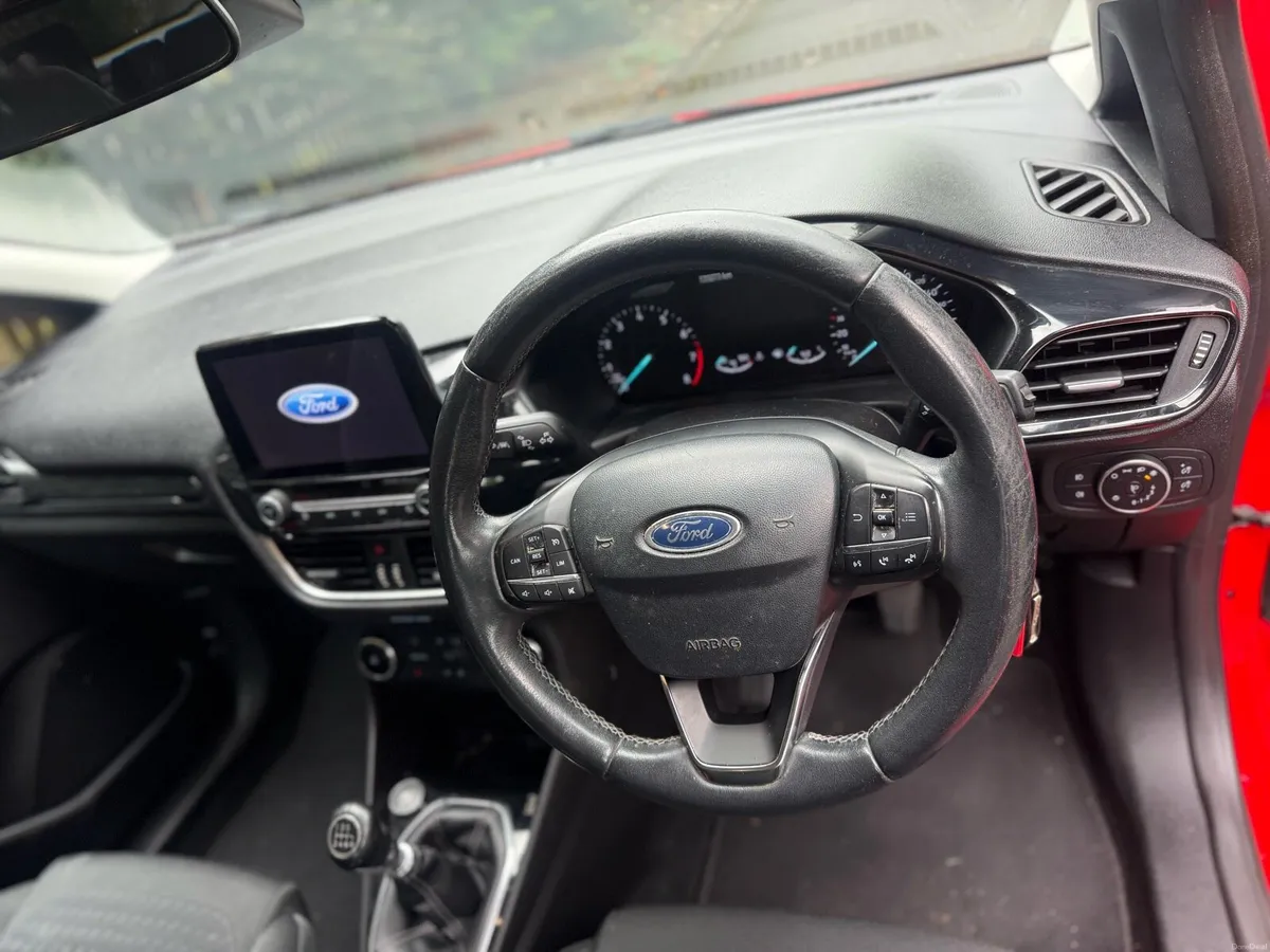 2020 Ford Fiesta titanium - Image 5