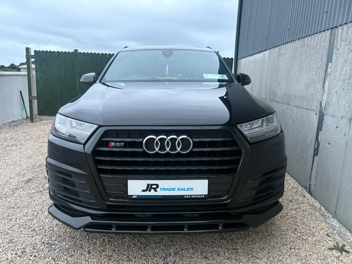 Audi Q7 S-Line Quattro Automatic 7 Seater - Image 3