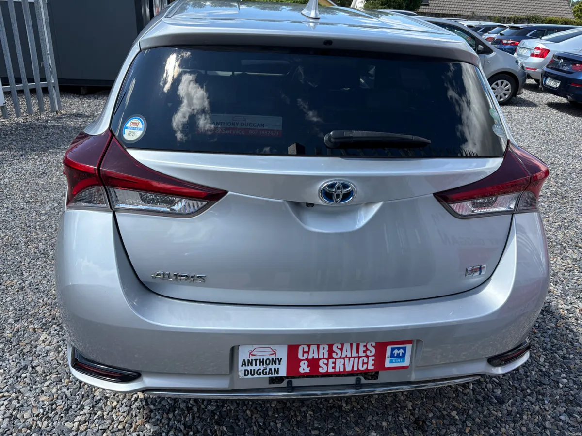 2017 Toyota Auris hybrid - Image 4