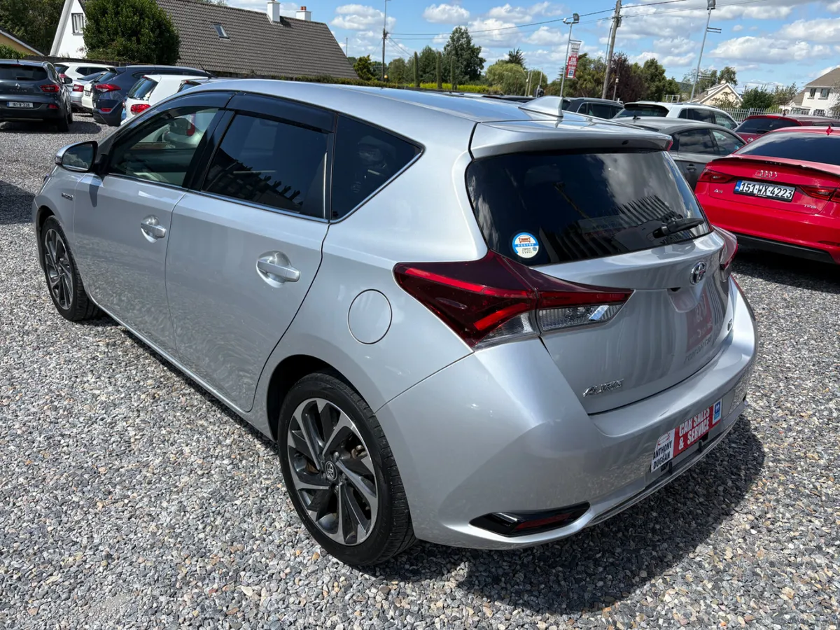 2017 Toyota Auris hybrid - Image 5