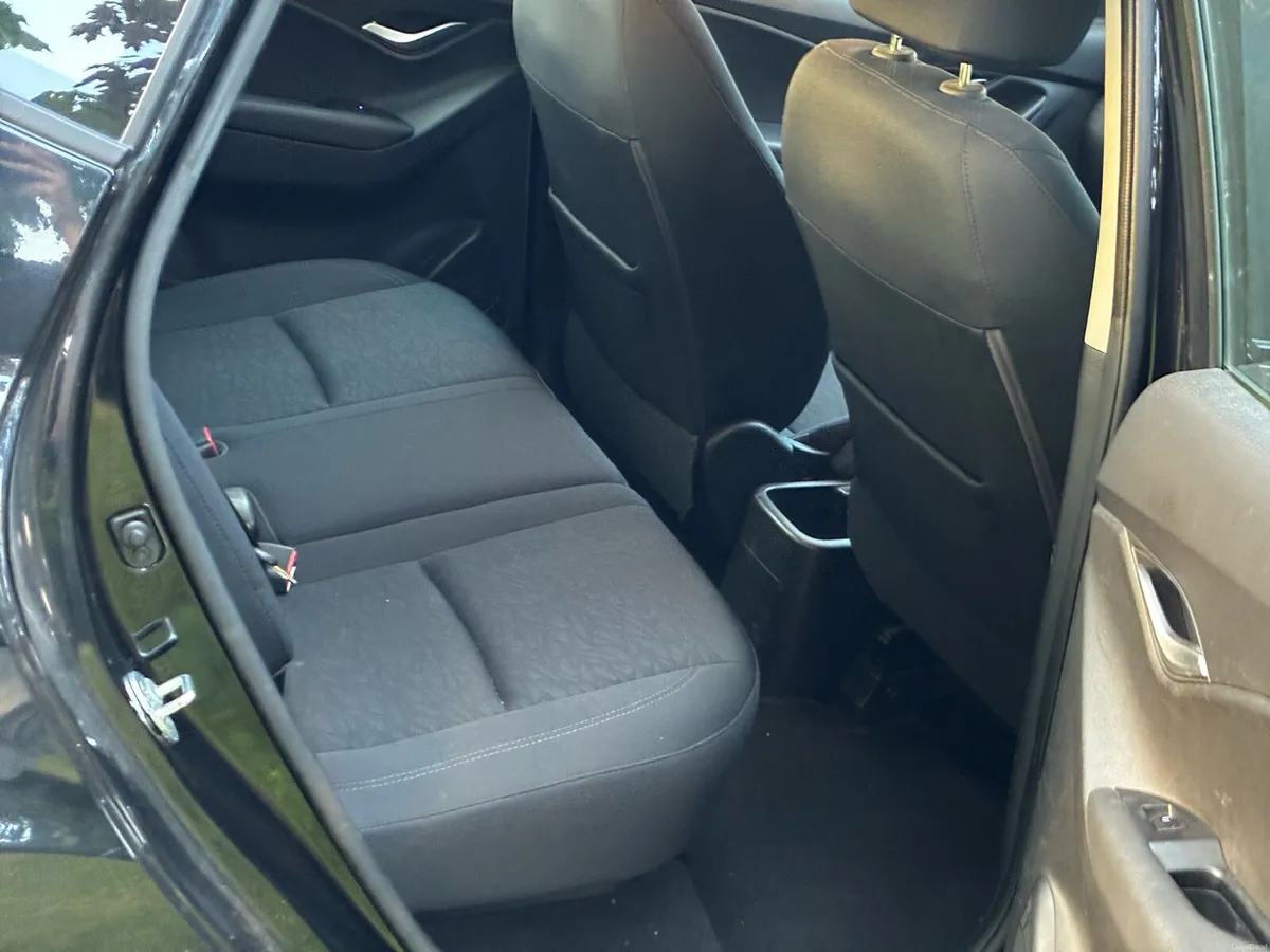 2017 Hyundai ix20 nct and tax - Image 5