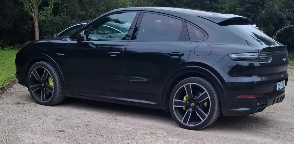 Beautiful Porsche Cayenne [Coupe] - 2022 - Image 1