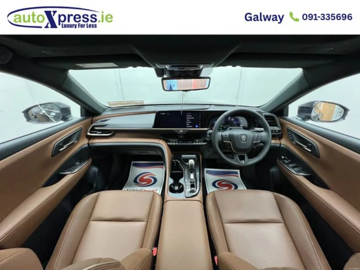 Toyota Crown NEW 4WD ESTATE, Hybrid, - Image 2