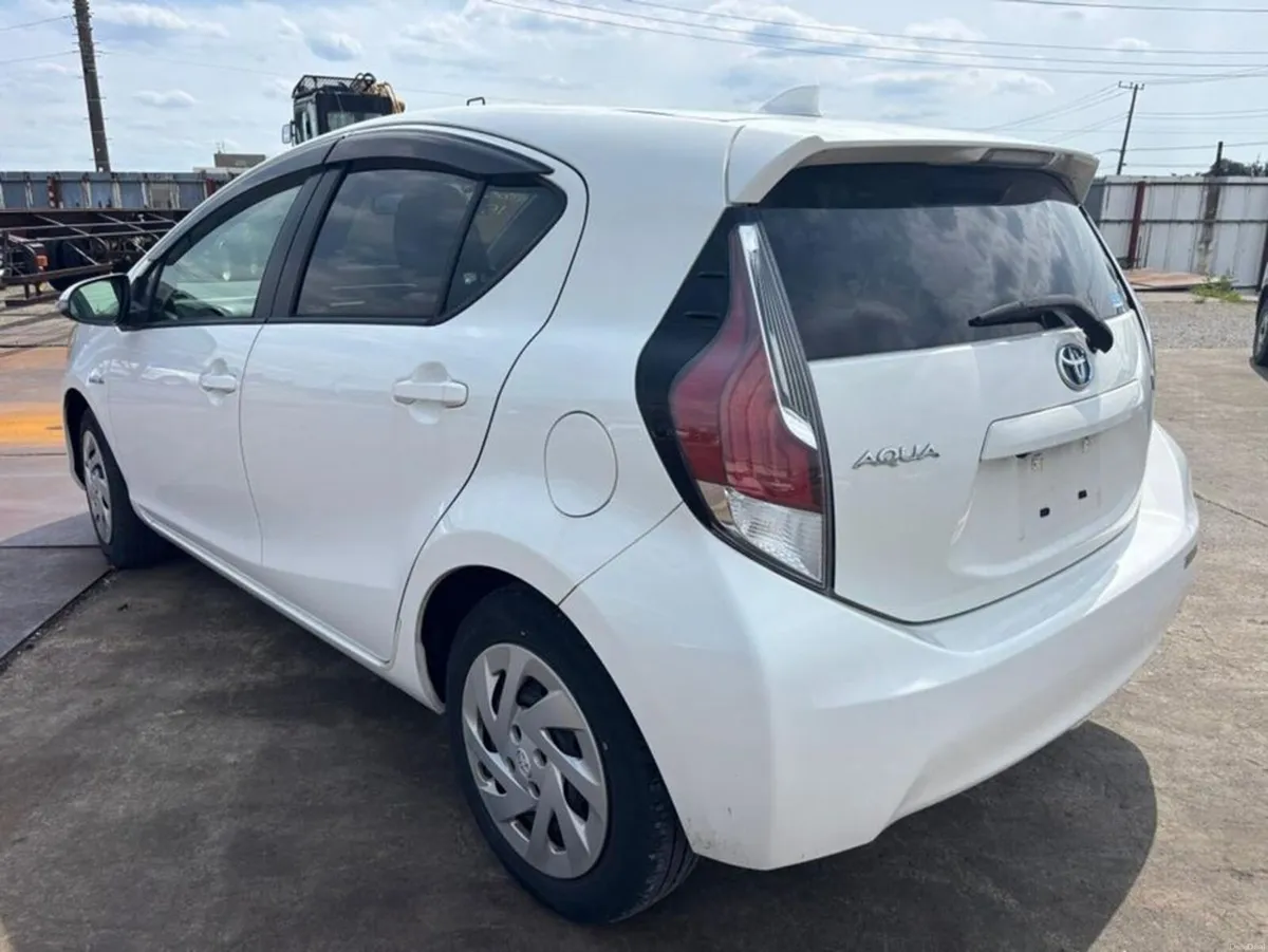 Toyota Aqua S - Image 4