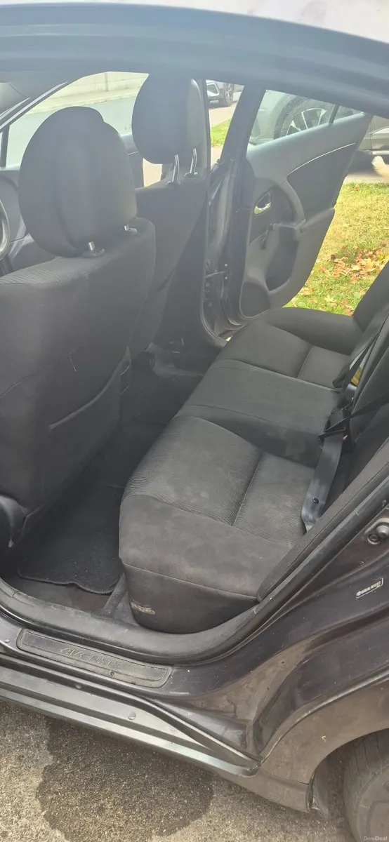 Toyota Avensis 2010 - Image 4