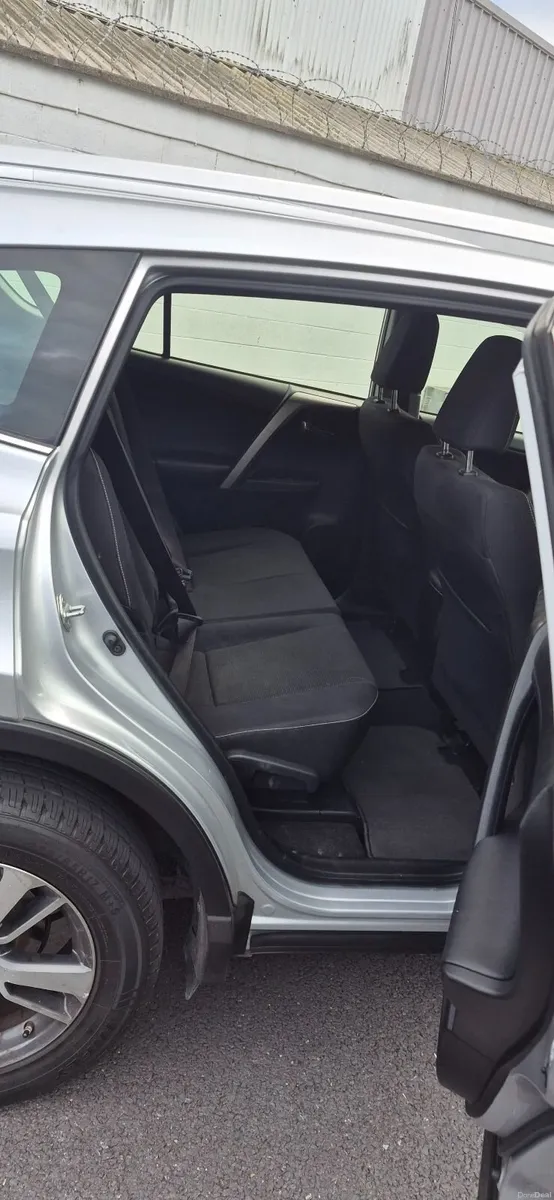 Toyota RAV4 2016 - Image 2