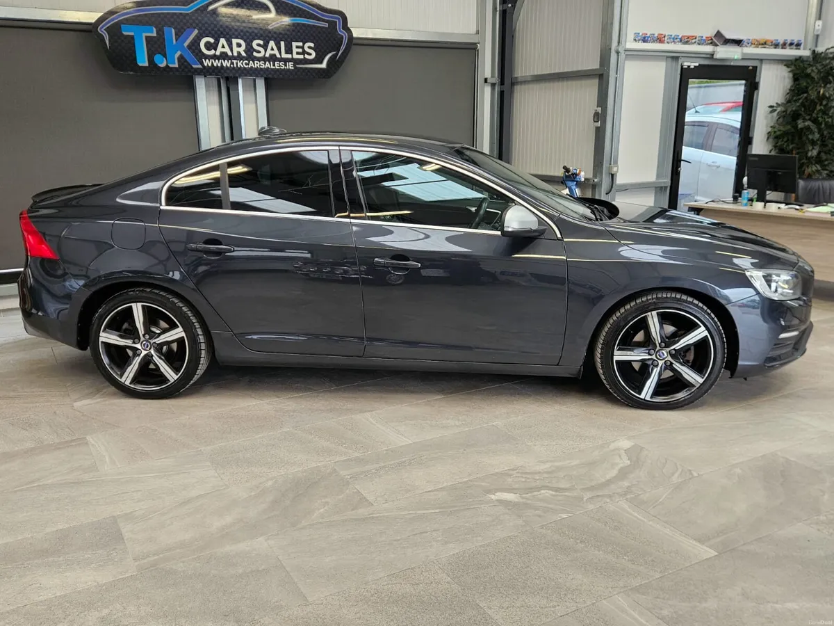 17 VOLVO S60 D4 R-DESIGN NAV 190BHP - Image 3