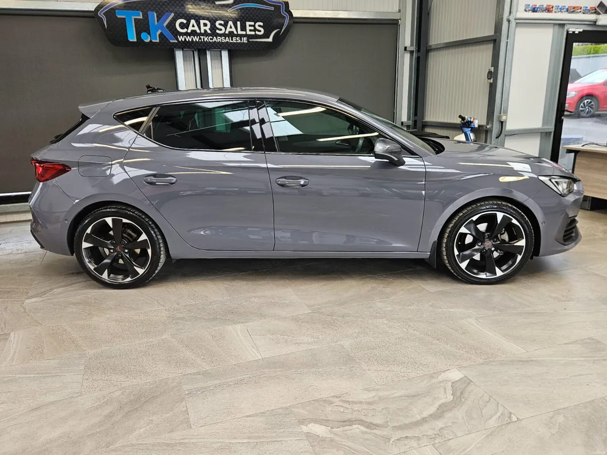 24 CUPRA LEON 1.5 ETSI 150HP DSG 5DR AUT - Image 3